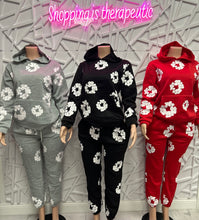 Load image into Gallery viewer, Flower Jogging suit
