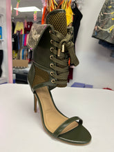 Load image into Gallery viewer, Camo Heels
